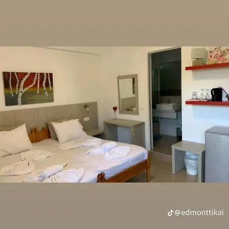 Era Skiathos Town